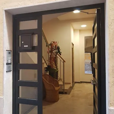 Abate 4 Appartamento Valenza